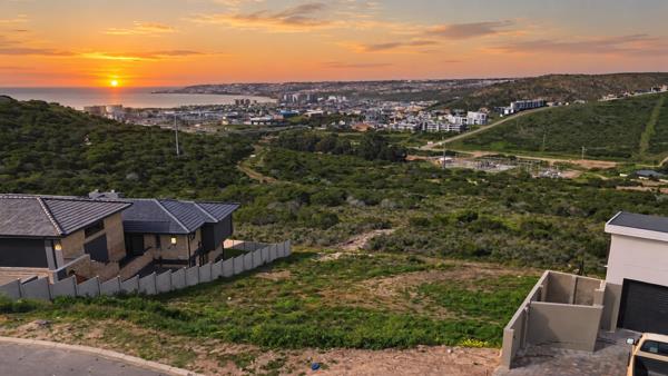 649 m² Land