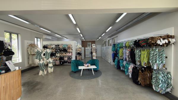 111.9 m² Commercial space