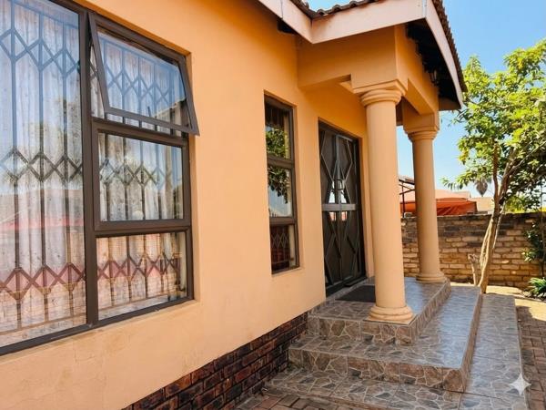 2 Bedroom House