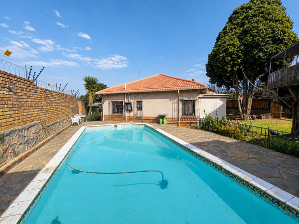 5 Bedroom House