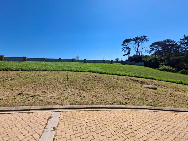 882 m² Land
