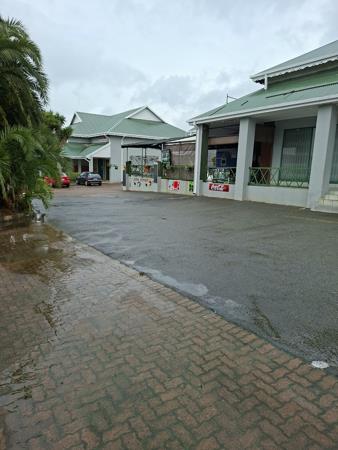 200 m² Retail Space