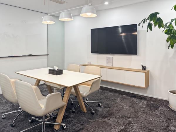 1 m² Office Space