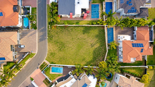 779 m² Land