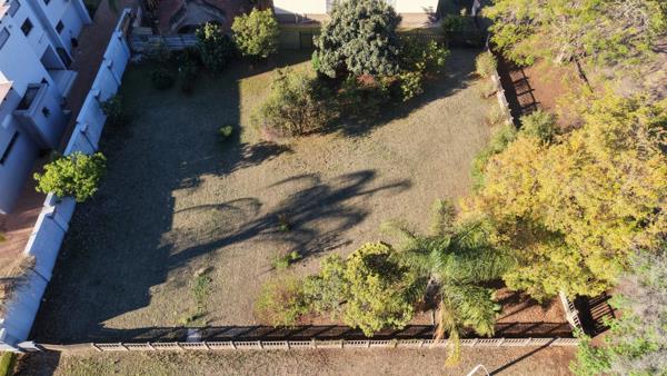 1 725 m² Land