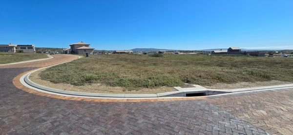 684 m² Land