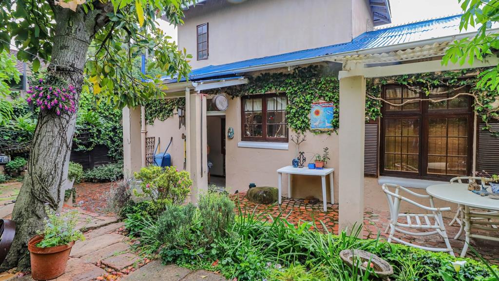 2 Bedroom House