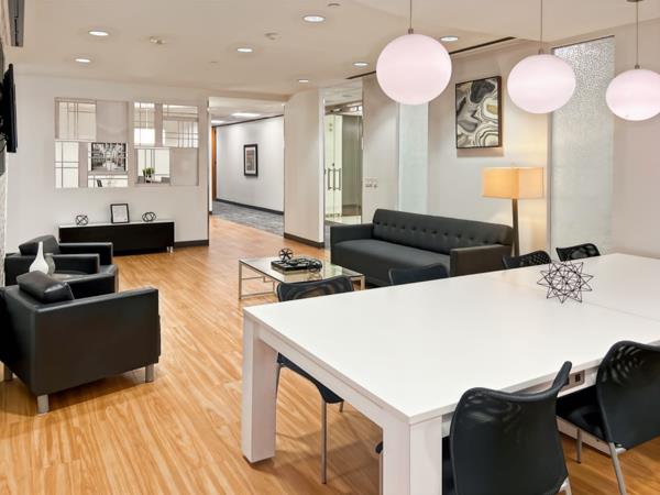 650 m² Office Space