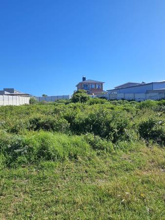 670 m² Land