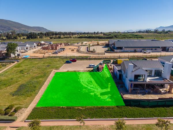 650 m² Land