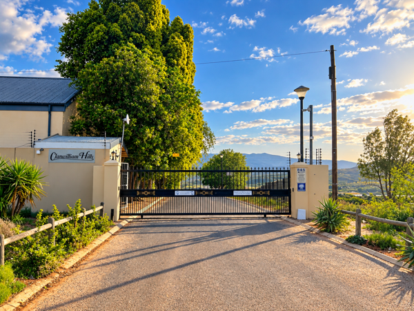 536 m² Land