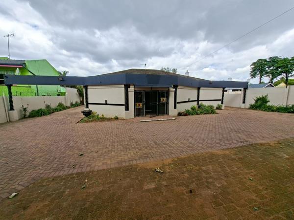 320 m² Commercial space