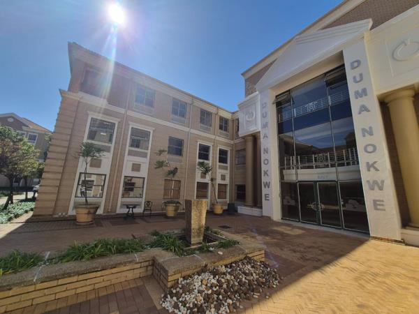 975 m² Commercial space