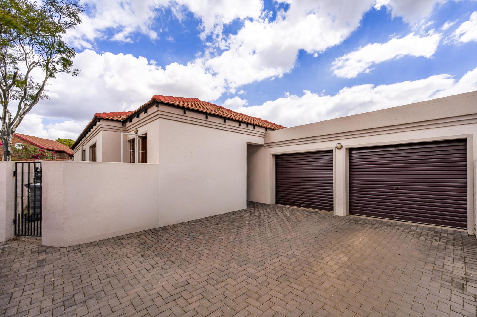 3 Bedroom House for sale in Moreleta Park | T5645836 | Private Property