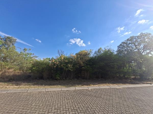1 500 m² Land