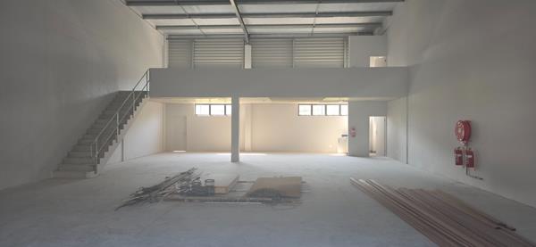 325 m² Commercial space