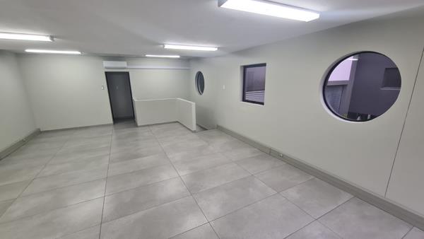 212 m² Commercial space