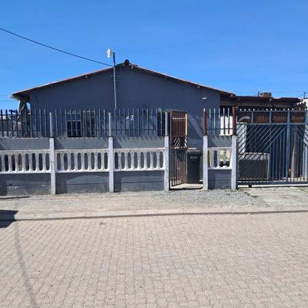 2 Bedroom House