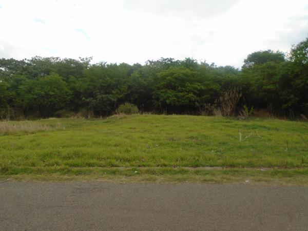 1 106 m² Land