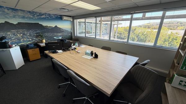 332 m² Office Space