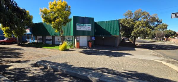 736 m² Office Space