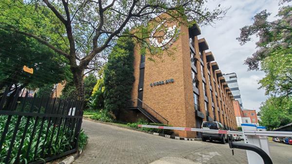 476 m² Office Space