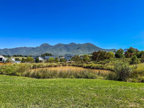 753 m² Land