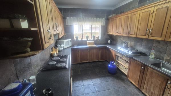 6 Bedroom House
