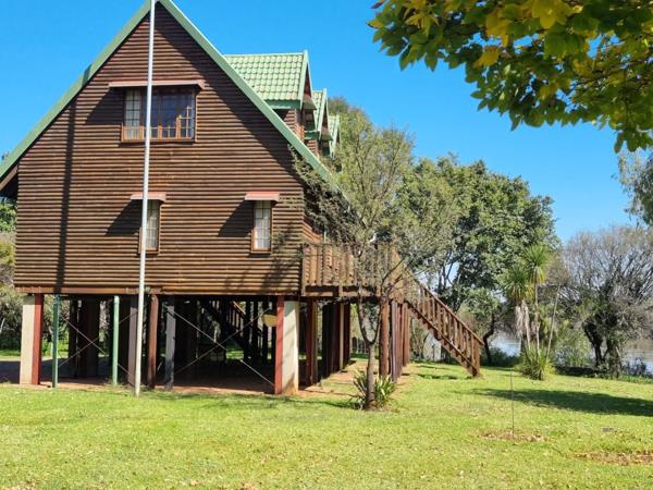 1 933 m² Farm with House