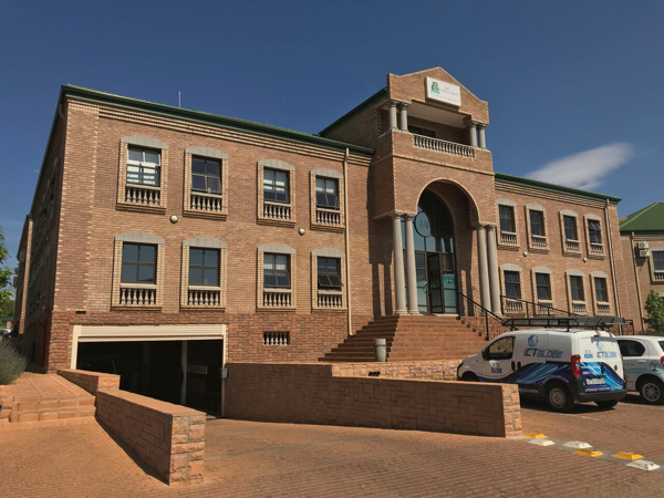 700 m² Commercial space
