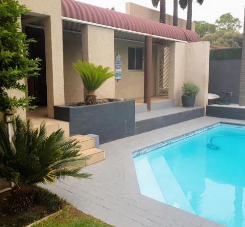 5 Bedroom Townhouse