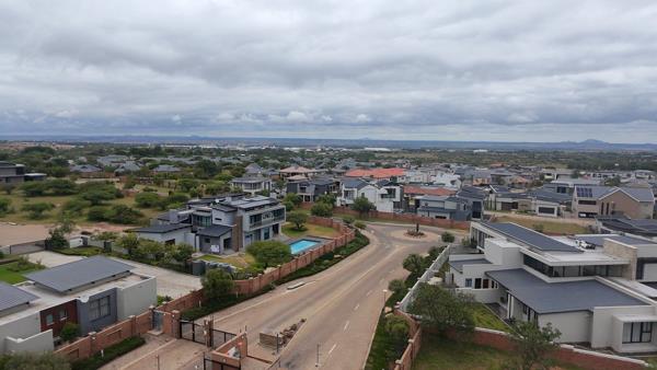 1 012 m² Land