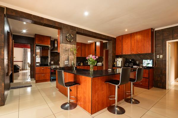5 Bedroom House
