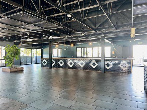 942 m² Retail Space