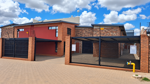 584 m² Commercial space