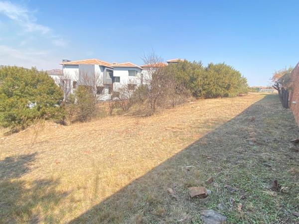 1 096 m² Land