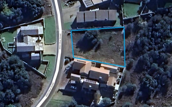 1 038 m² Land