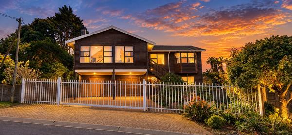 6 Bedroom House