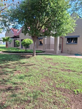 695 m² Land