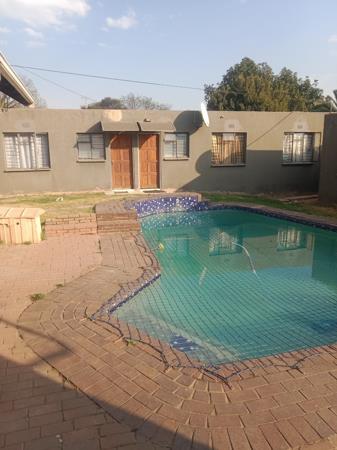 1 Bedroom Garden Cottage