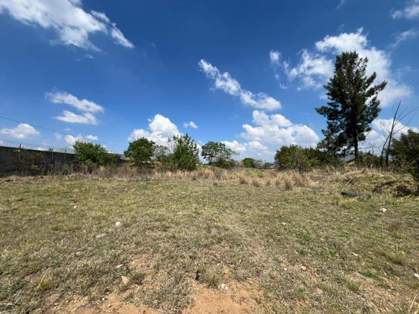 3 080 m² Land