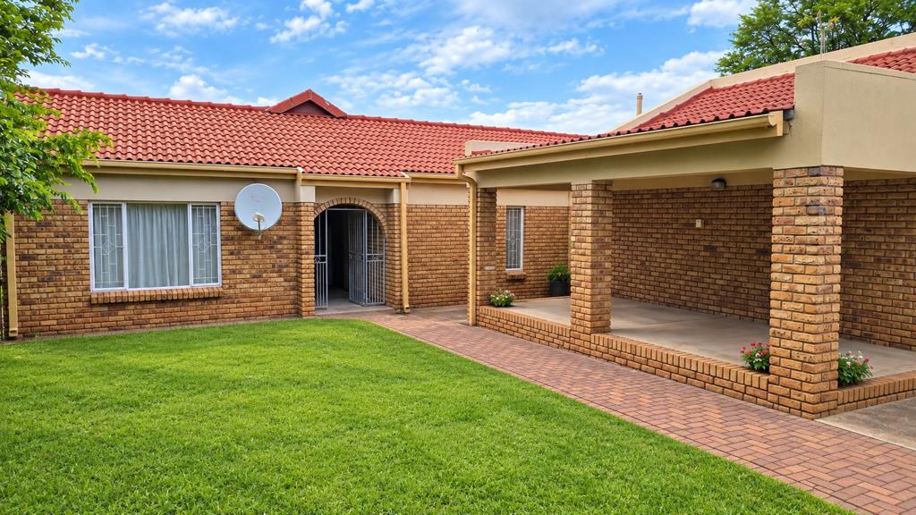 6 Bedroom House