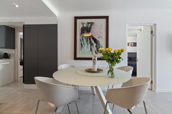 2 Bedroom Apartment for sale in Sea Point | T5647775 | Private Property