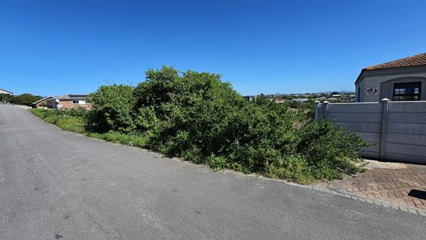 560 m² Land