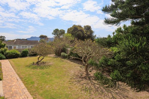371 m² Land