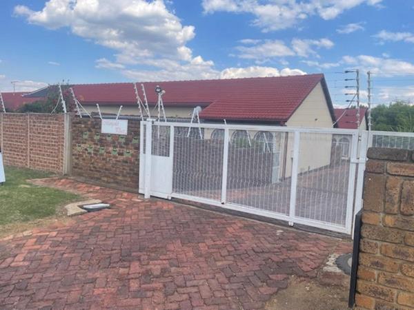 3 Bedroom Townhouse