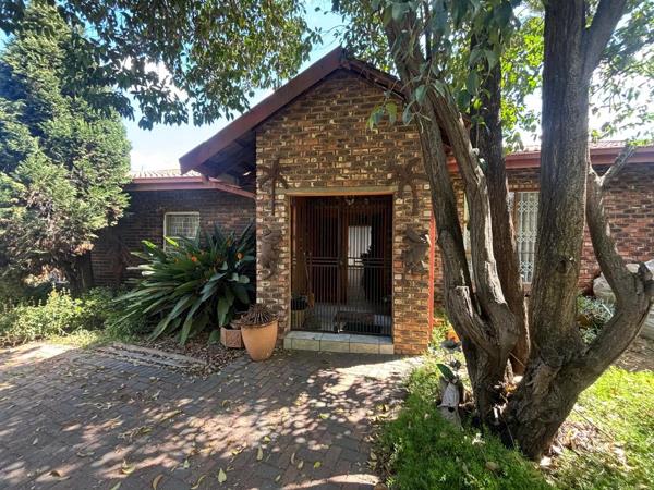 6 Bedroom House