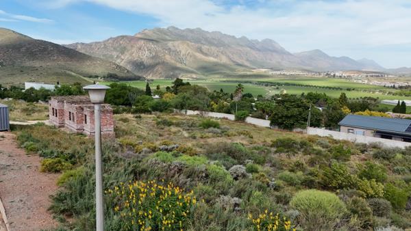 1 279 m² Land