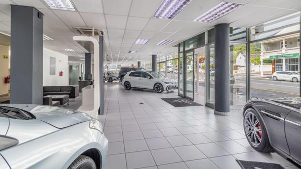 1 020 m² Commercial space