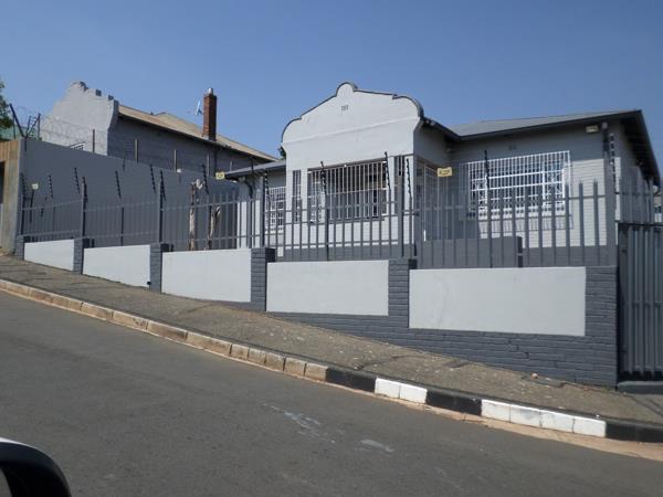 235 m² Commercial space